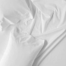 Load image into Gallery viewer, Queen 300 Thread Count Temperature Regulating Solid Sheet Set White - Casaluna