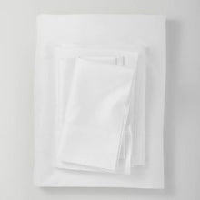 Load image into Gallery viewer, Queen 300 Thread Count Temperature Regulating Solid Sheet Set White - Casaluna

